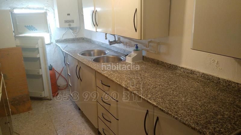 Foto 77542da0-e7cf-455d-8cc0-cbfaa092a841. Masia amb xemeneia a Baza