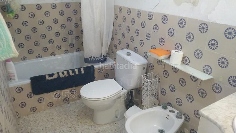 Foto f8986450-29a2-4133-bb1a-25cc42aa1f31. Masia amb xemeneia a Baza