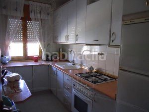Foto 4128cda2-0eb7-4f38-aa31-7c0841ff94ac. Casa amb aparcament a Baza