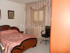 Foto e2ead060-d429-43f7-9bfa-c8b7fa59e7db. Casa amb aparcament a Baza