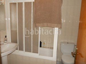 Foto f9b16776-7a06-418b-bd7f-d7ce43a49738. Casa amb aparcament a Baza