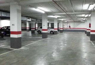 Car parking  Avenida josé salinas. Venta de garaje en baza