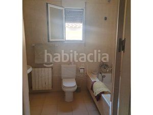 Foto 21ba87f4-1549-4731-877e-45e4d63802b7. Casa amb calefacció aparcament a Baza