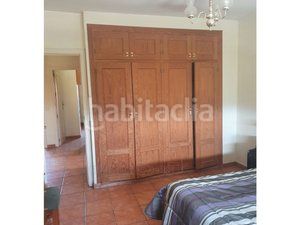 Foto 2f969acd-8eb8-4c2e-91bc-e94c96c6bd83. Casa amb calefacció aparcament a Baza