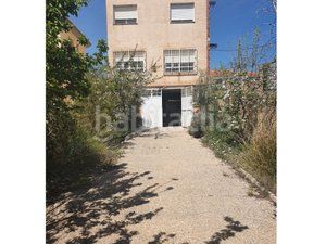 Foto bc420e60-f83c-4c50-9c89-fbba92252bda. Casa amb calefacció aparcament a Baza