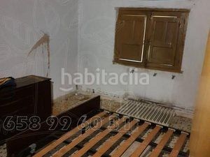 Foto b13ca6e1-fd62-4f2d-bbaf-1c34d30a5f17. Casa amb piscina a Baza