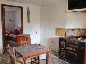 Foto d9be7b3f-88a5-4f21-8fc2-6245ab4e21d2. Casa amb piscina a Baza