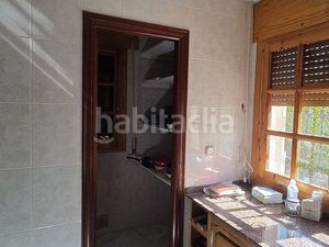 Foto 0301cdc8-9d53-48ba-99e7-f83cc9373697. Casa amb aparcament a Baza