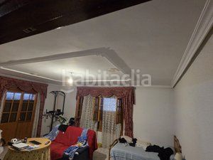 Foto 2896d7e8-9c57-4bfc-becb-e9609c46a51a. Casa amb aparcament a Baza
