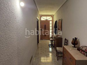 Foto 3dc27867-1eb3-40bd-8334-d7de7ba7bb52. Casa amb aparcament a Baza