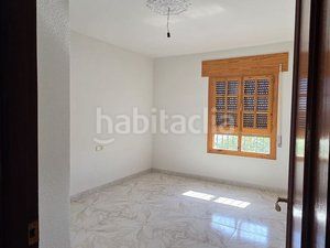 Foto 48e0fede-03f0-40d6-a877-9812e7978caf. Casa amb aparcament a Baza