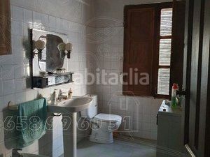 Foto b048c0f7-a3dc-4d20-b2ae-07d250300b10. Casa amb aparcament a Baza
