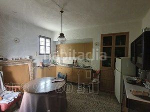 Foto c19d8bef-ac98-40d8-aaeb-3036b52ddebf. Casa amb aparcament a Baza