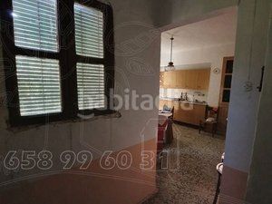 Foto dd463f90-b0f9-4e38-ba3f-7c5b8d9b1289. Casa amb aparcament a Baza