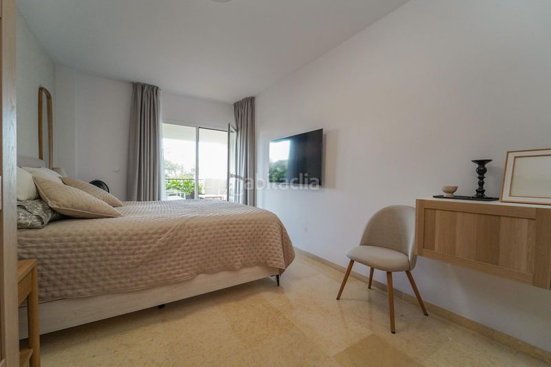 Foto c0b9e0b3-5714-4c88-b263-92e05eac6bf6. Pis a Elviria Marbella