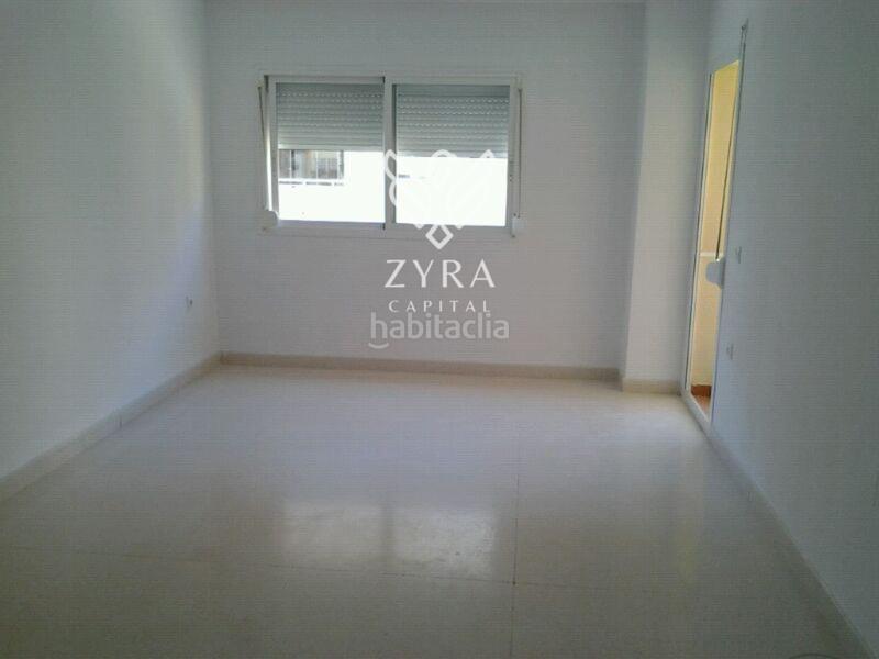 Foto 323f2435-953b-43d3-ba85-c5bffe66a4b2. Alquiler piso en El Consul - Ciudad Universitaria - El Romeral Málaga