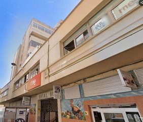 Affitto Appartamento in Centro. Vivienda de 4 dormitorios en calle real, centro ceuta