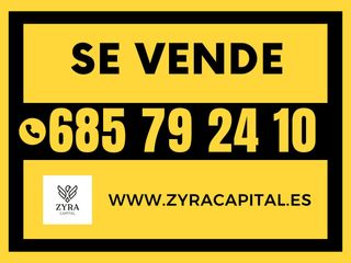 Casa en San Enrique-Guadiaro-Pueblo Nuevo. Casa de 144 m2 dividida en dos viviendas junto a plaza santa ana
