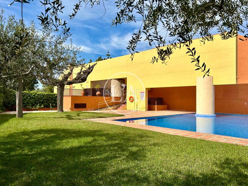 Foto 1e2d2a7c-e735-4f0d-a936-d908c6d1c726. Casa a schiera in carrer nantes 35 in Vilafortuny Cambrils