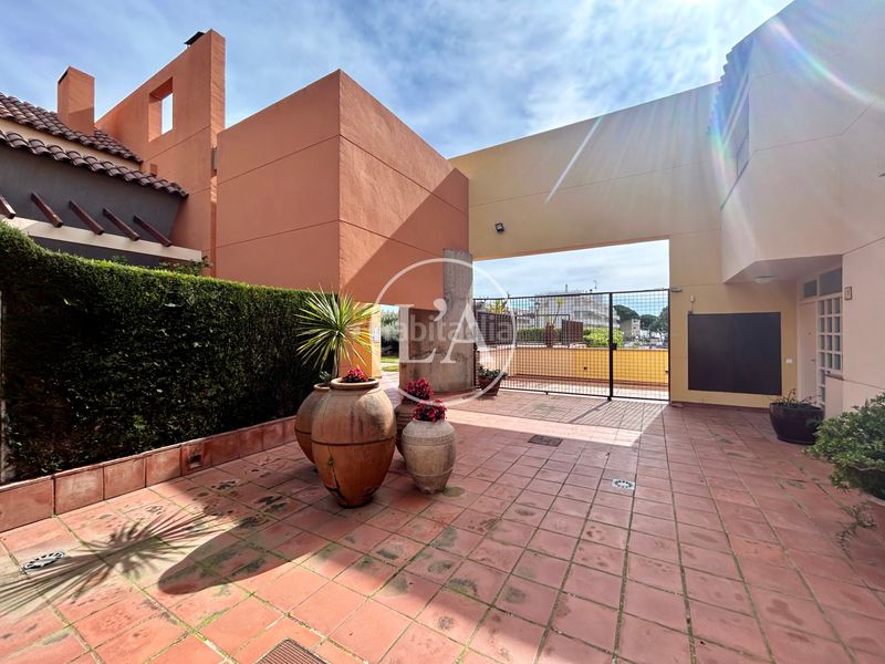 Foto 2983a2e4-cbea-4d46-8995-b9296ba85f3c. Casa a schiera in carrer nantes 35 in Vilafortuny Cambrils