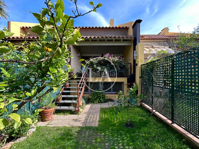 Foto 2b99ea53-cffe-41ff-8763-e75f5358cf29. Casa a schiera in carrer nantes 35 in Vilafortuny Cambrils