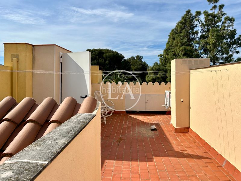 Foto 67168464-74fb-42d1-a8d8-1dd48afc6a77. Casa a schiera in carrer nantes 35 in Vilafortuny Cambrils