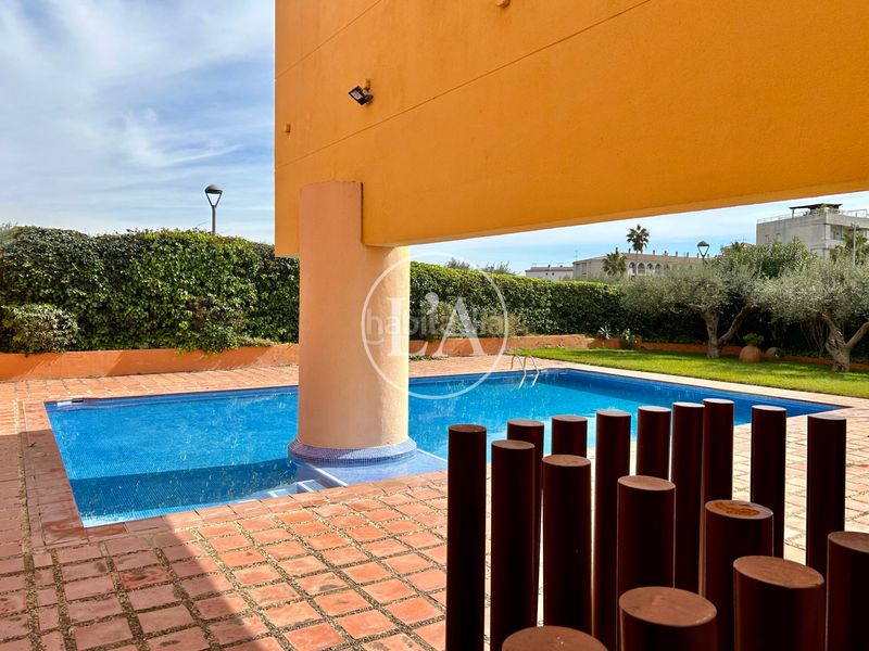 Foto 8eacb193-f112-4b73-813e-fbe521714726. Casa a schiera in carrer nantes 35 in Vilafortuny Cambrils