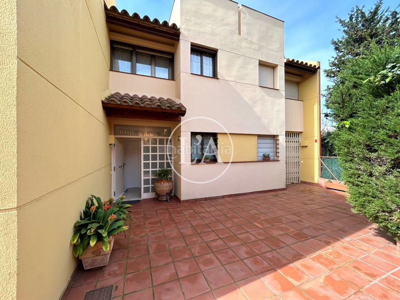 Foto 8f3976ad-18d1-40fe-bf98-c76633b799c1. Casa a schiera in carrer nantes 35 in Vilafortuny Cambrils
