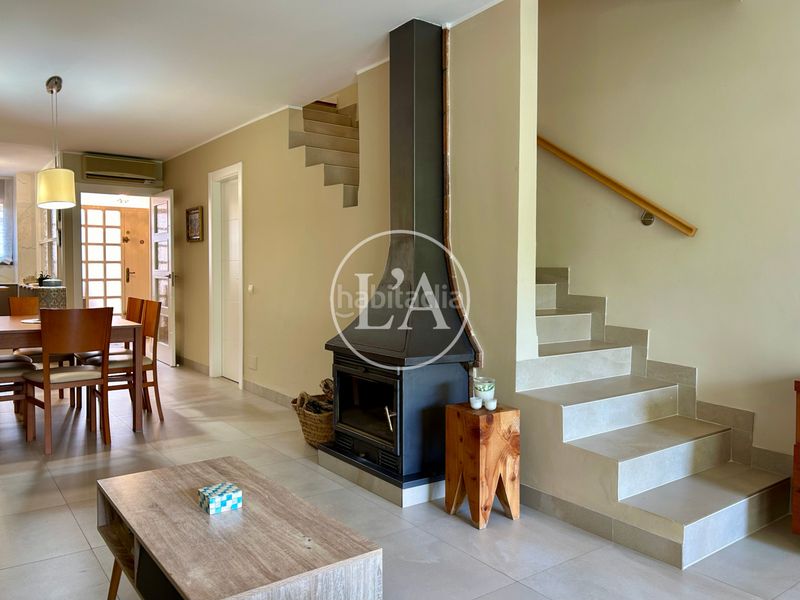 Foto c1f5fd13-bb9f-49b8-ab3a-75a991606c57. Casa a schiera in carrer nantes 35 in Vilafortuny Cambrils
