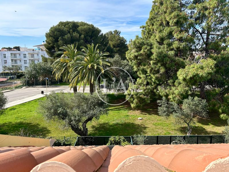 Foto e382f602-fe55-4058-aa26-adf05b650bff. Casa a schiera in carrer nantes 35 in Vilafortuny Cambrils