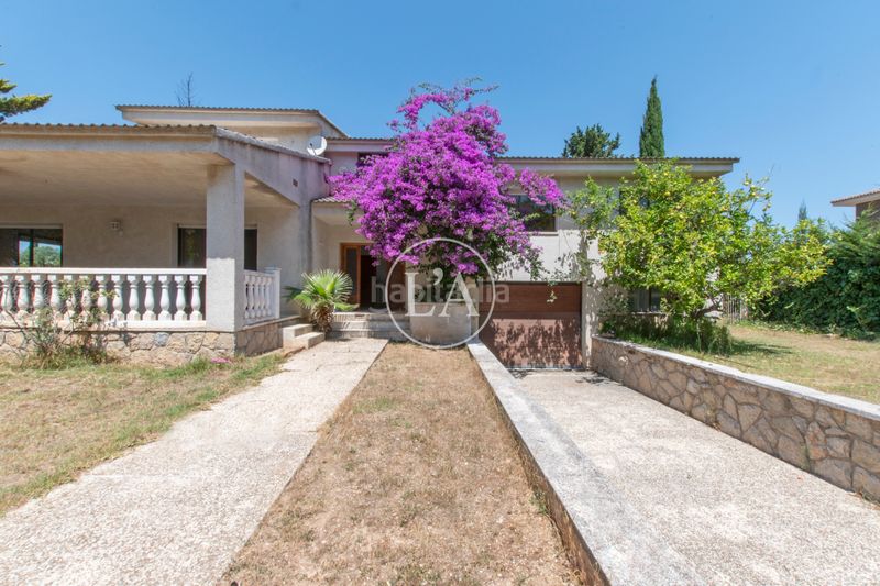 Foto 1bd30179-350d-49ab-b4b1-35a3afd78c95. Xalet amb xemeneia aparcament a Jardins de Vilafortuny - Mas d'en Bosch Cambrils