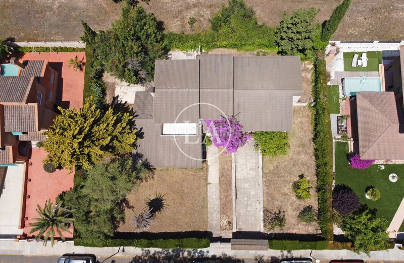 Foto 251a074d-0f60-4871-8804-5fa27179e999. Xalet amb xemeneia aparcament a Jardins de Vilafortuny - Mas d'en Bosch Cambrils