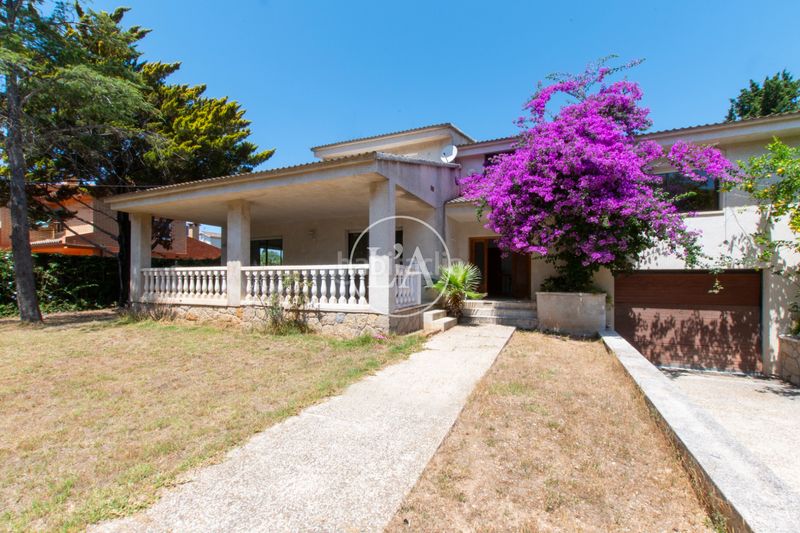 Foto 41ce5a38-1cdb-4a03-9fea-d3ff4a86ebb6. Xalet amb xemeneia aparcament a Jardins de Vilafortuny - Mas d'en Bosch Cambrils