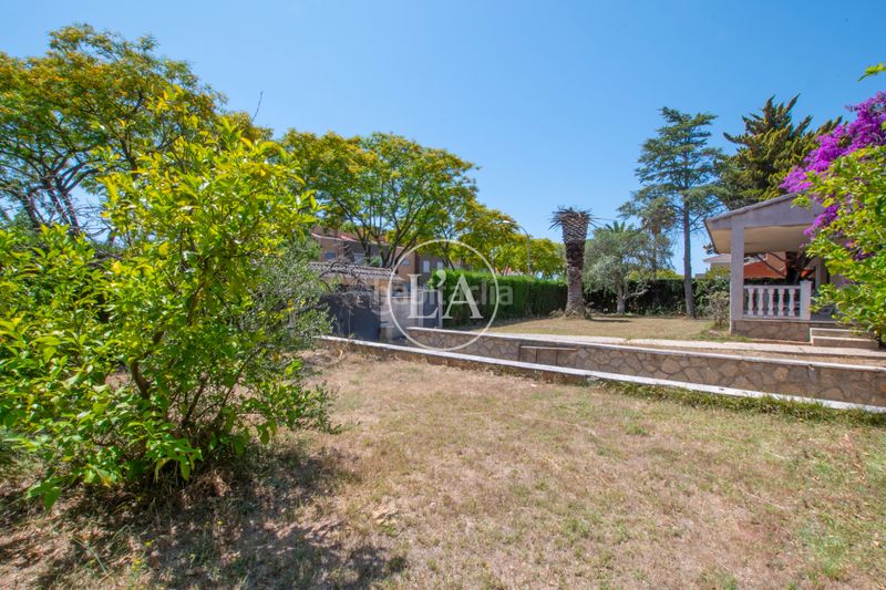 Foto 64775e28-2a85-443a-bf76-8fdedc361973. Xalet amb xemeneia aparcament a Jardins de Vilafortuny - Mas d'en Bosch Cambrils