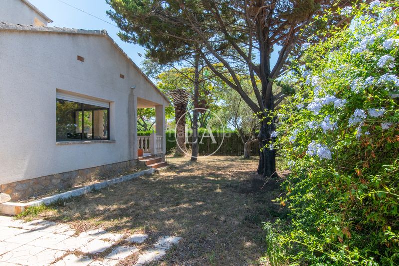 Foto eb0b90bc-8402-460b-9409-8c552241cd38. Xalet amb xemeneia aparcament a Jardins de Vilafortuny - Mas d'en Bosch Cambrils