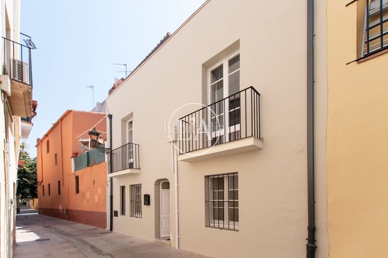 Foto 38004b83-e598-4dd7-83a1-bd3e13b4e107. Casa adossada amb calefacció a casc antic - nou Cambrils Cambrils