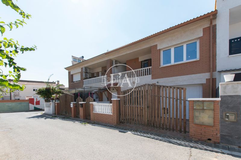 Foto 6f562fd3-6cb8-4ea7-ad34-9b3cb89504ea. Casa adossada amb calefacció aparcament a casc antic - nou Cambrils Cambrils