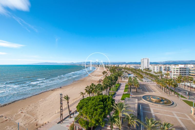 Foto 1df0a6ac-1608-447f-9c09-b9d1e2c34f6e. Pis amb xemeneia calefacció a Platja de Llevant Salou