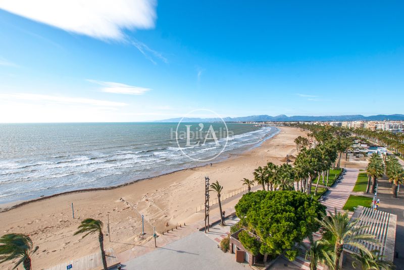 Foto c7063f61-22c6-4275-9e96-9cc2356fa35c. Pis amb xemeneia calefacció a Platja de Llevant Salou
