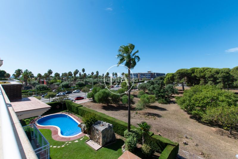 Foto 404f3e7f-e40e-4621-95ea-9c3fbfb8d5c1. Àtic amb aparcament piscina a Els Tallats - Mas Olivé Cambrils