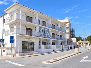 Planta baixa  Avinguda de la costa daurada 2. Apartamento en planta baja esquinera cerca del mar