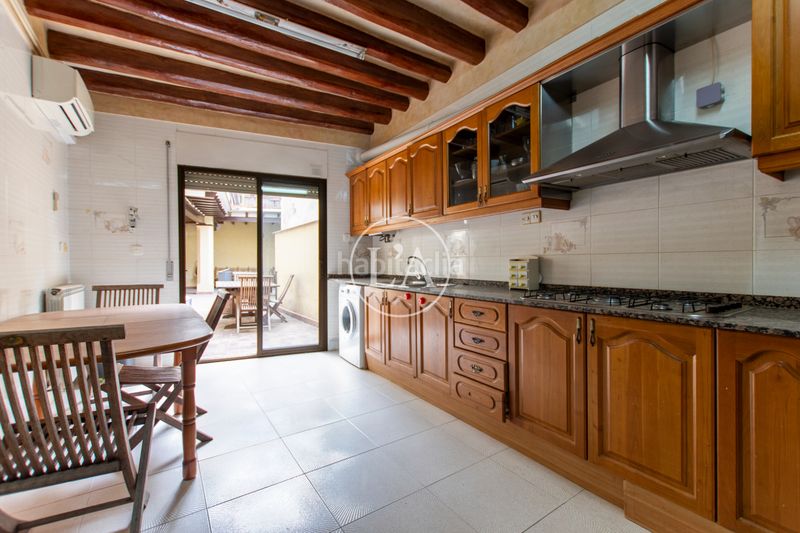 Foto 215505e1-262e-49ef-8823-ee557ab42d4a. Casa aparellada amb calefacció aparcament a Vila-seca poble Vila-seca