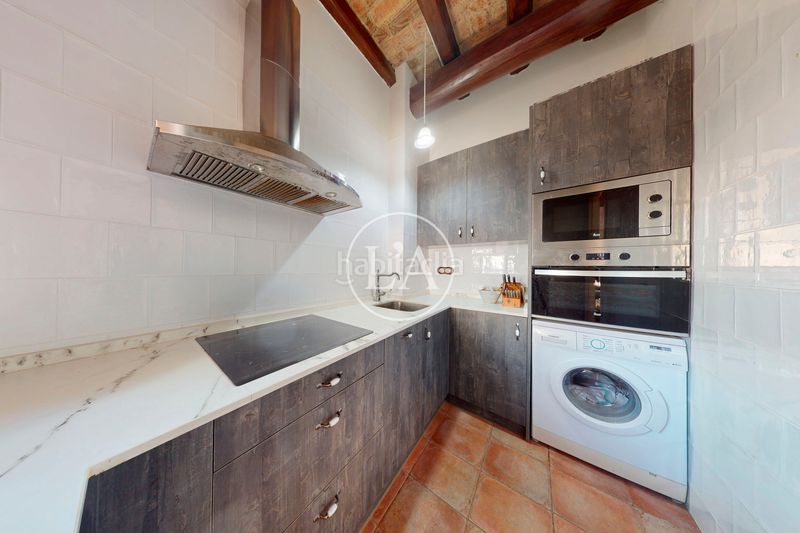 Foto 32592c23-35f0-49da-a6ab-9b226fc6f227. Casa aparellada amb calefacció aparcament a Vila-seca poble Vila-seca