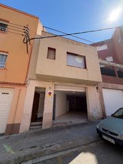 Casa a Carrer del bruc 155. Oportunidad única en can aurell – terrassa