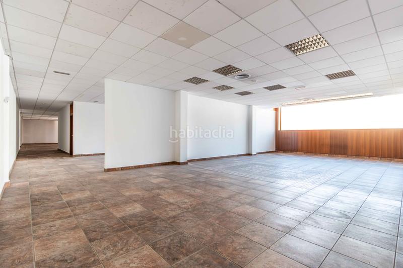 Foto 0033353b-f0e3-4106-b7c4-747d0b527588. Local commercial dans Zona Esportiva Terrassa