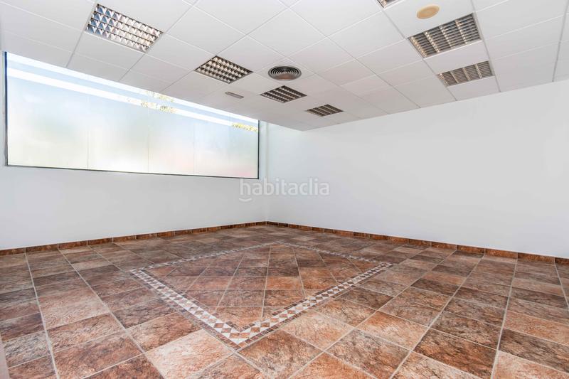 Foto 955bc8a0-87d5-47a2-b81c-09e959e24079. Local commercial dans Zona Esportiva Terrassa