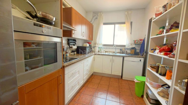 Foto d5b2b958-f37b-42ef-9926-f375696ba234. Maison avec parking piscine dans Loja
