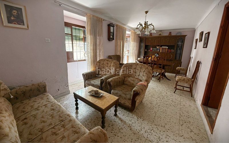 Foto b9d197e0-78dd-428b-9375-4b800792f33e. Casa adosada en Iznájar