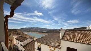 Casa adossada a Iznájar