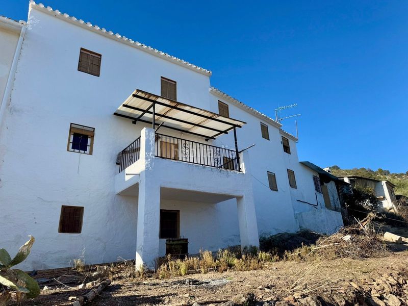 Foto 94d0249f-9049-4d31-864e-d905c8ebbd1c. Masía en Iznájar